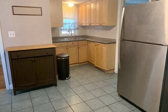 94 Walnut St, Unit 1 in Everett, MA - Foto de edificio - Building Photo