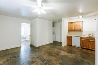 2305 18th St in Lubbock, TX - Building Photo - Building Photo