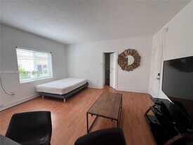 7920 Harding Ave in Miami Beach, FL - Building Photo