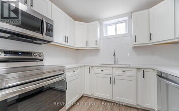 283 Porter St in Oshawa, ON - Building Photo - Building Photo
