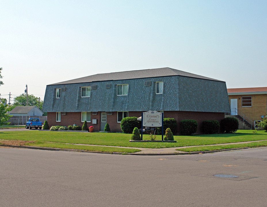 Crystal's Corner Apartments in Fairborn, OH - Building Photo