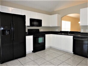 403 Pine Pointe Ct in Seffner, FL - Building Photo - Building Photo