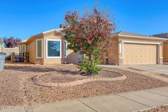 14325 Woods Point Ave in El Paso, TX - Building Photo - Building Photo