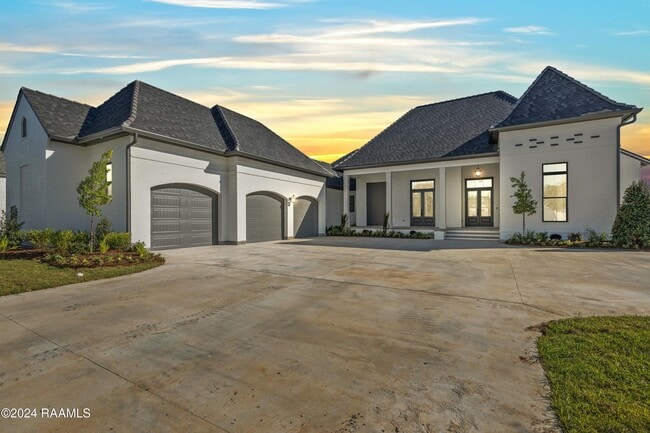 property at 109 Trailing Oaks Dr