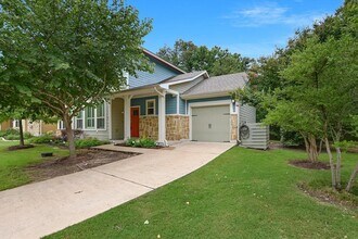 10908 Railway Ln in Austin, TX - Building Photo - Building Photo