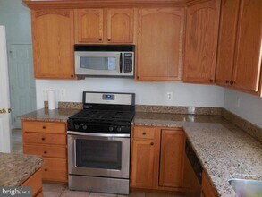 6 Palmer Ct in Glassboro, NJ - Building Photo - Building Photo