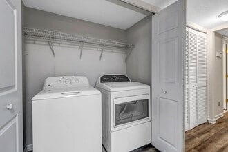 Villas Continental in Orange Park, FL - Building Photo - Building Photo