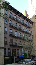 220 E 82nd St in New York, NY - Building Photo - Building Photo