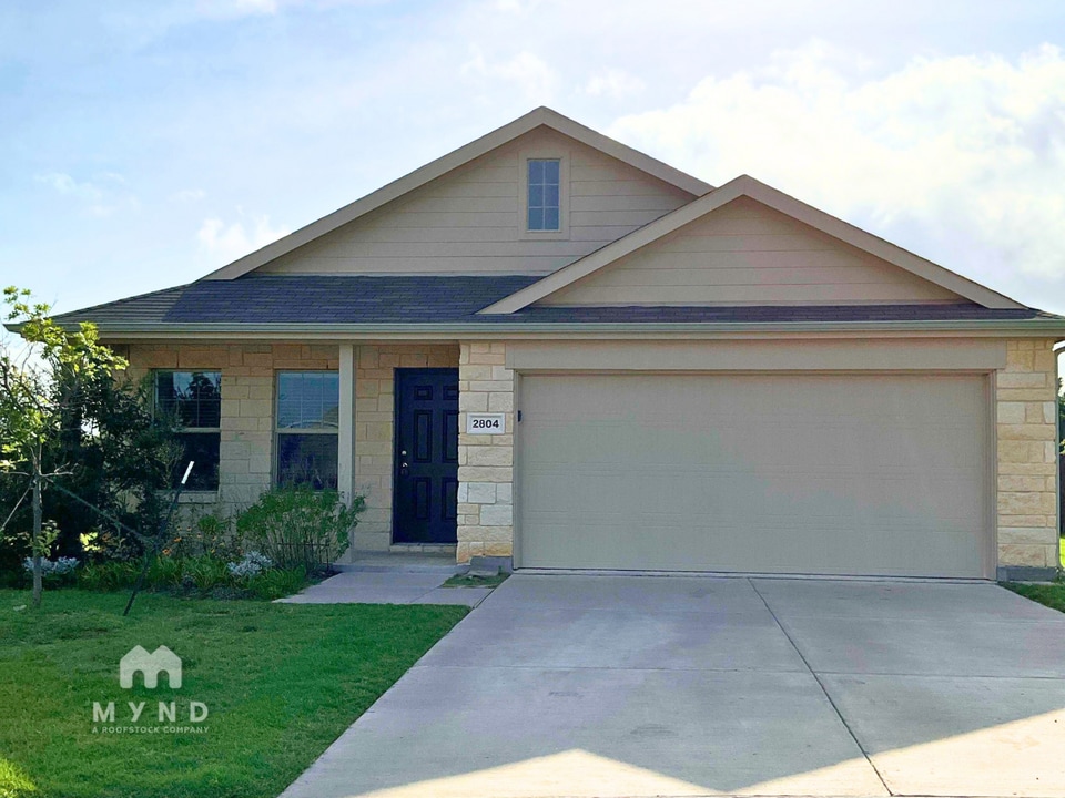 2804 Petal Ln in Ennis, TX - Building Photo