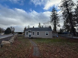 1013 4th St in Cheney, WA - Building Photo