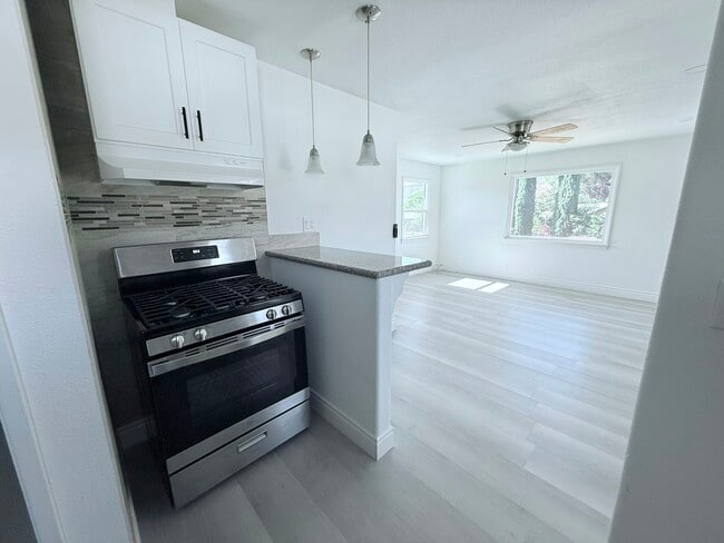 231 E Nicolet St in Banning, CA - Building Photo - Building Photo