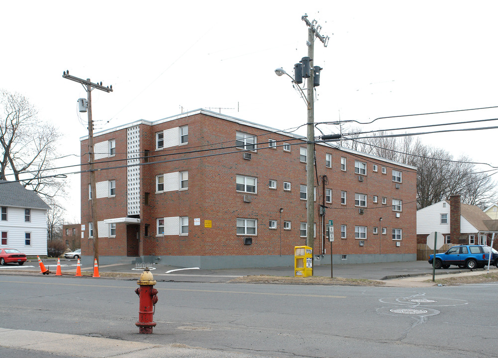 161-163 Tolland St in East Hartford, CT - Building Photo