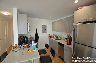 67 Ashford St, Unit 402 in Boston, MA - Building Photo - Building Photo