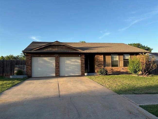 property at 1521 SE 8th St