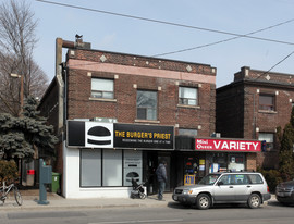 1636 Queen St E in Toronto, ON - Building Photo
