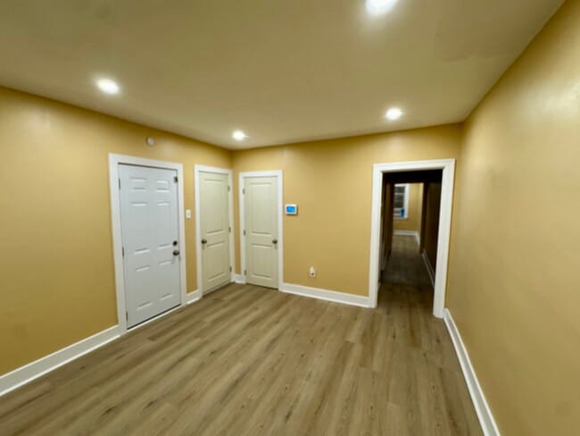 4927 Wissahickon Ave, Unit 2, Unit 2