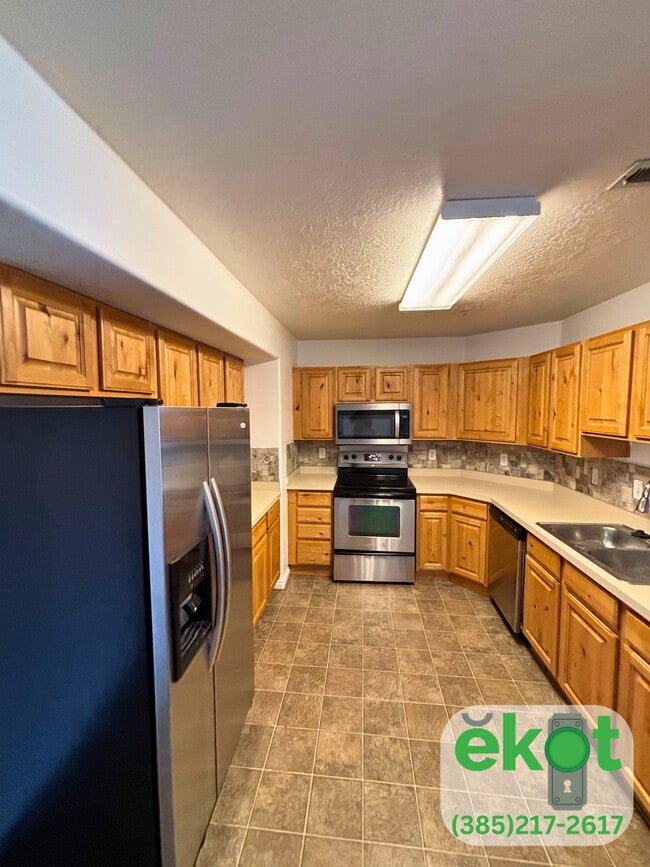 property at 8176 N Cedar Springs Rd