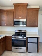 962 Perennial Ter in Davis, CA - Building Photo - Building Photo