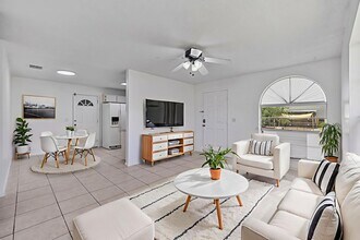 7416 S Germer St in Tampa, FL - Foto de edificio - Building Photo