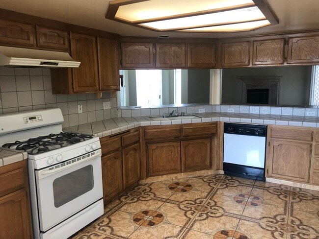 21163 Conklin Blvd in California City, CA - Building Photo - Building Photo