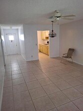 101 Leisure Lake Cir in Boynton Beach, FL - Foto de edificio - Building Photo