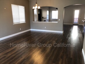 9336 Oreo Ranch Cir in Elk Grove, CA - Building Photo - Building Photo