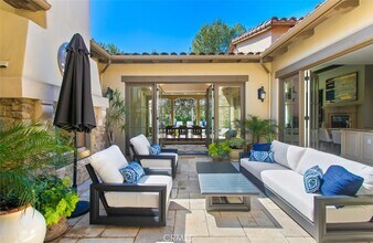 3 Sunrise in Newport Beach, CA - Foto de edificio - Building Photo