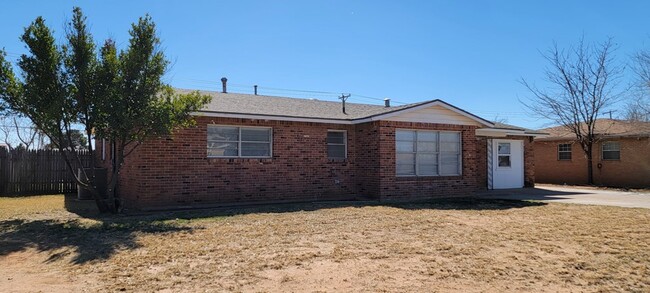 3507 W Illinois Ave in Midland, TX - Building Photo - Building Photo