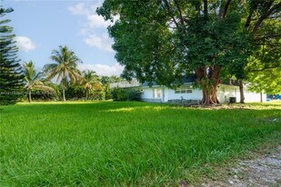 24201 SW 124th Ave in Homestead, FL - Building Photo