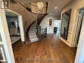 77 Colonel Bertram Rd in Brampton, ON - Building Photo - Building Photo