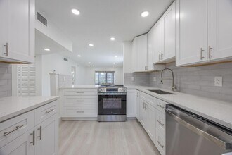 2805 Casita Way in Delray Beach, FL - Foto de edificio - Building Photo