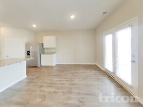 4050 Beach Wy in White House, TN - Building Photo - Building Photo