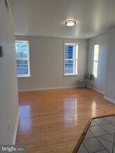 2427 N 10th St in Philadelphia, PA - Foto de edificio - Building Photo