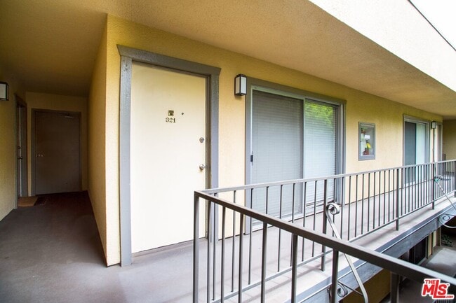 2311 4th St in Santa Monica, CA - Building Photo - Building Photo