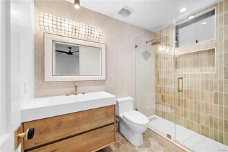 207 W Avenida San Antonio in San Clemente, CA - Building Photo - Building Photo