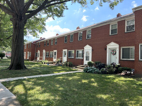 Blisswood Village Condominiums in Euclid, OH - Building Photo - Building Photo