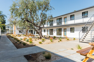 Ross Commons in Santa Ana, CA - Building Photo - Building Photo