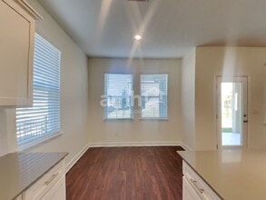 33805 Widman Way in Zephyrhills, FL - Foto de edificio - Building Photo