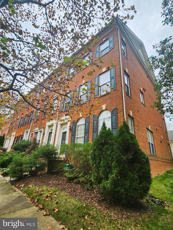 property at 13006 Town Commons Dr