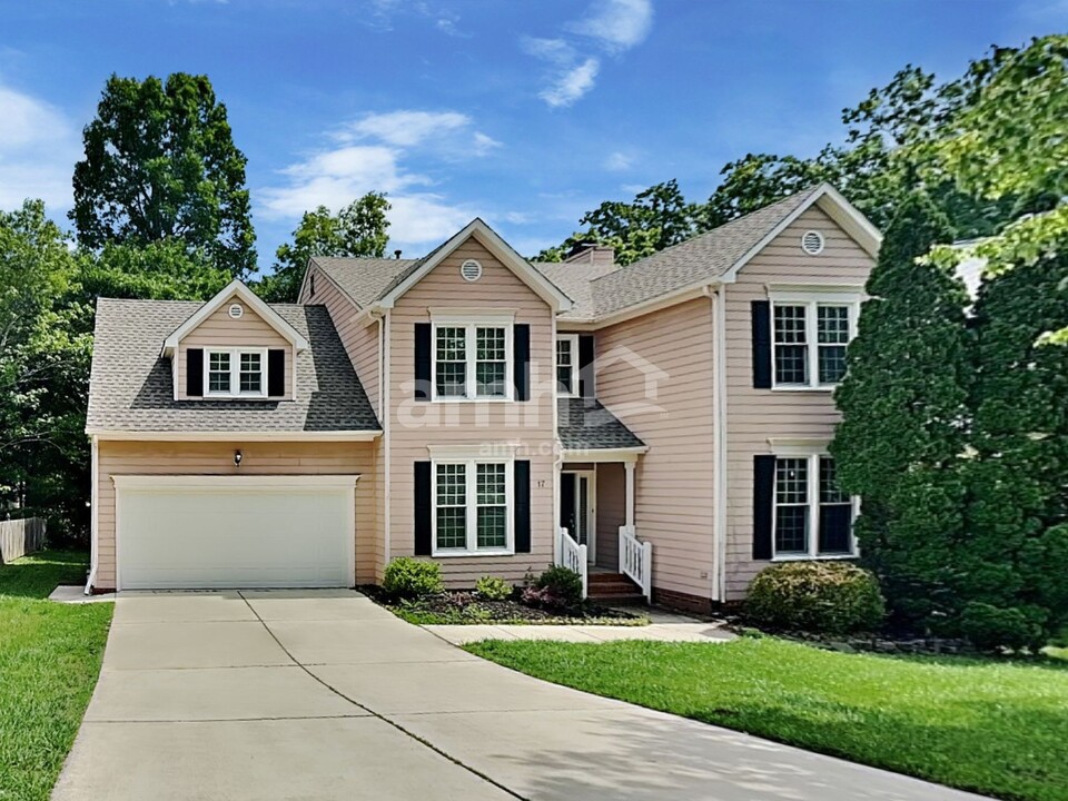 17 Oleander Point in Greensboro, NC - Building Photo