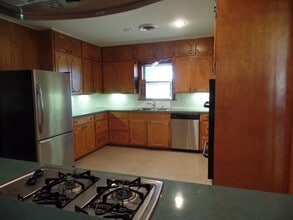 102 E Park Ave in Victoria, TX - Building Photo - Building Photo
