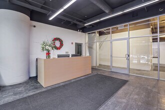 565 W Quincy St in Chicago, IL - Foto de edificio - Building Photo