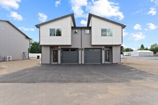 19302 E Sprague Ave in Spokane Valley, WA - Building Photo