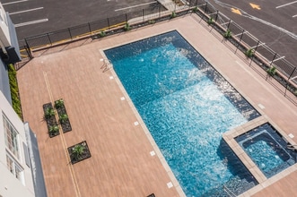 520 Cliff St, Unit 327 in Fairview, NJ - Building Photo - Building Photo