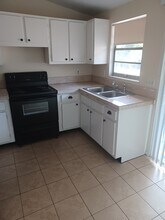 2053 Syracuse Ct NE, Unit 2053 Syr Ct in Palm Bay, FL - Foto de edificio - Building Photo