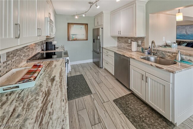 1540 Curlew Ave in Naples, FL - Building Photo - Building Photo