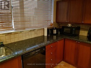 3695 Kaneff Crescent in Mississauga, ON - Building Photo - Building Photo