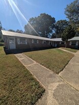 1860 16th Ave NE in Hickory, NC - Building Photo