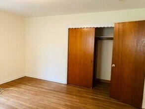 75 Elm Ave in Glen Cove, NY - Building Photo - Building Photo