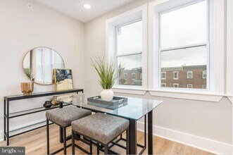 2825 W Girard Ave in Philadelphia, PA - Building Photo - Building Photo